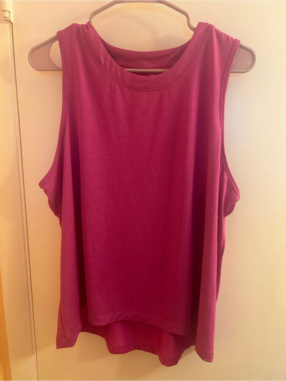 Women's Sleeveless Tank Top - Raspberry Pink/Magenta